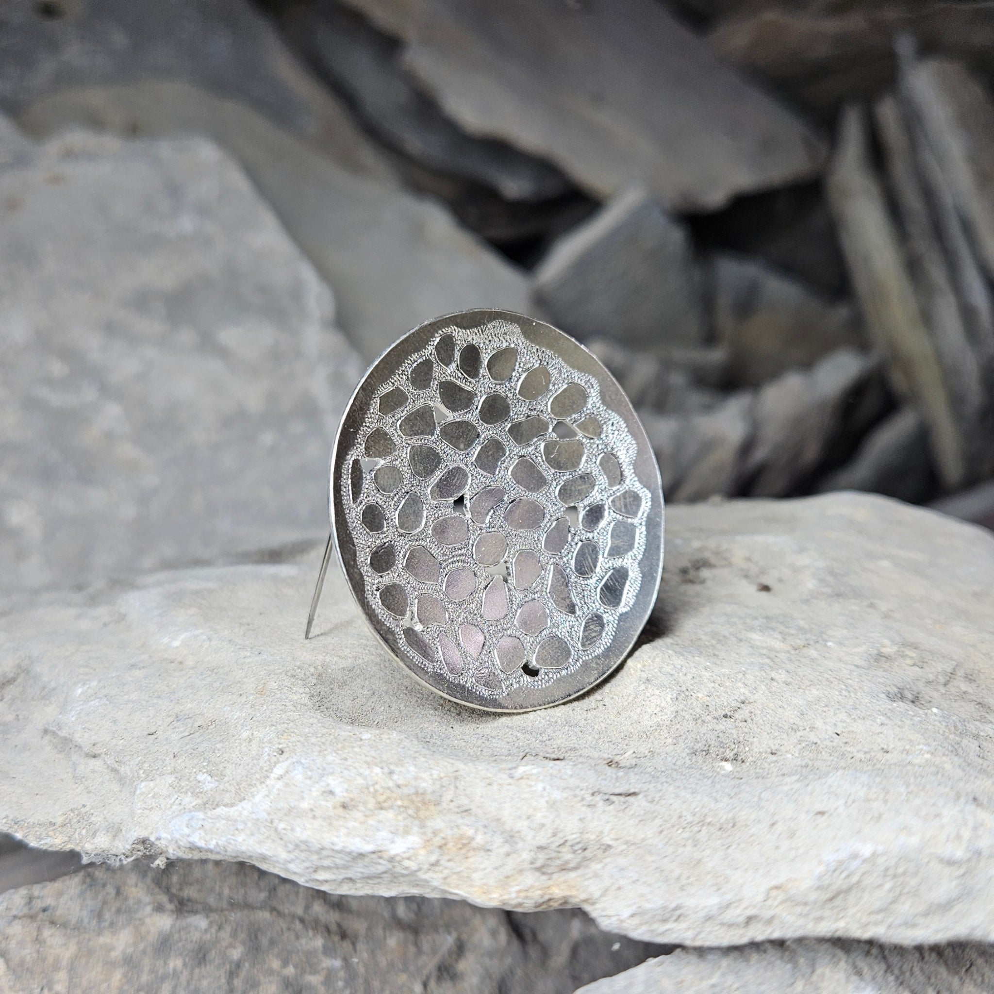 Round Llwybr Brooch in Hand-Engraved Argentium
